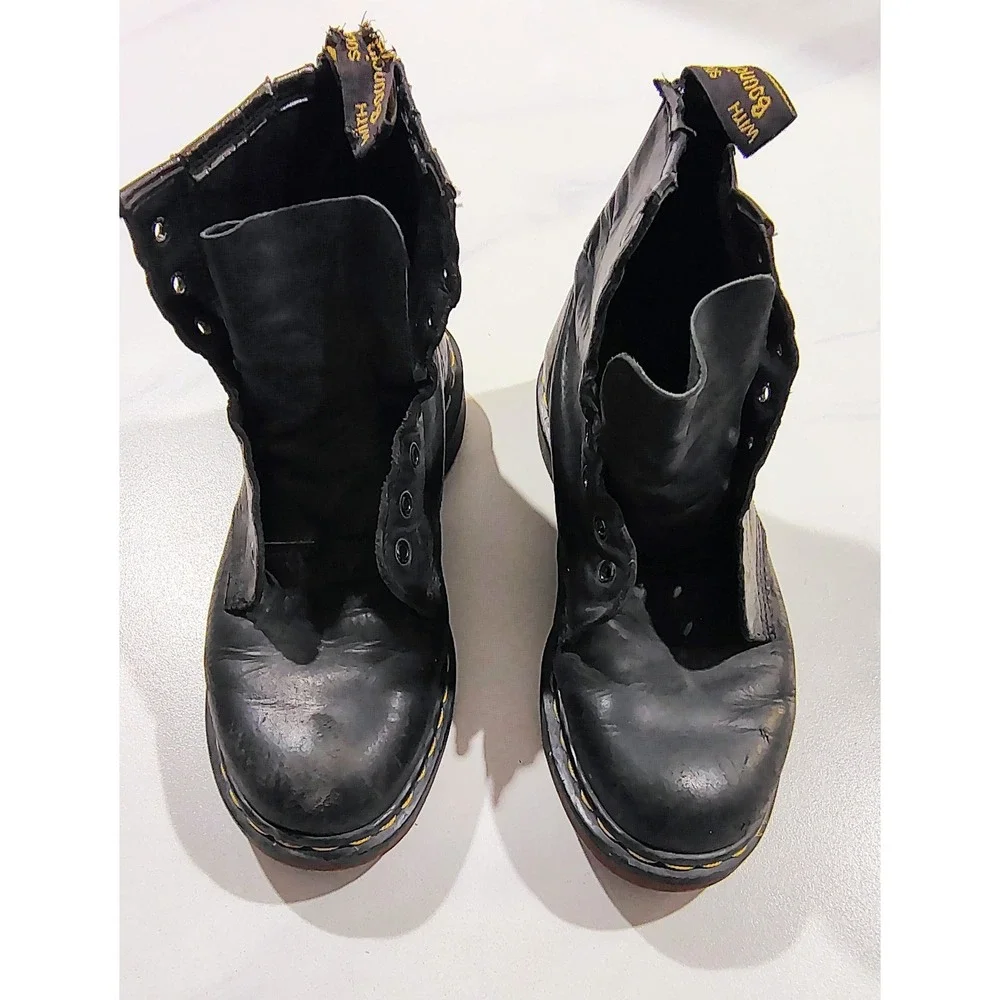 Dr Martens Mens Black Leather Vintage Sz 10US 1460 Made in England 8 Eyelet 9UK